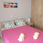 아파트 Bright & Comfy Near The *