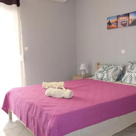 Bright & Comfy Near The *