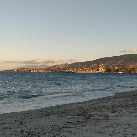 Апартаменты Bright & Comfy Near The *